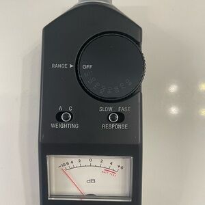 The RadioShack 33-2050 Sound Level Meter